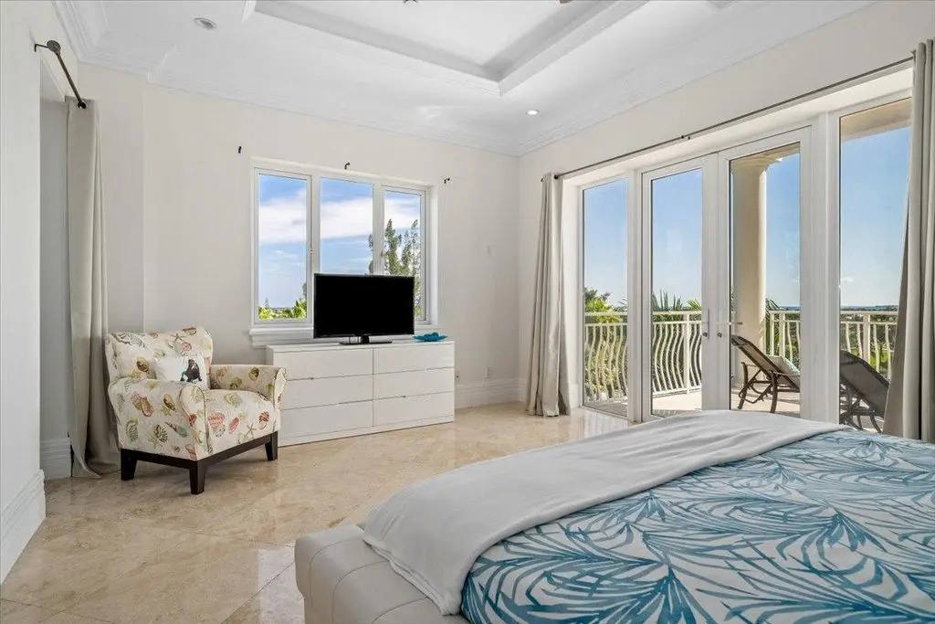 Квартира, 3294 м², 1 550 000$ — FAKTOR